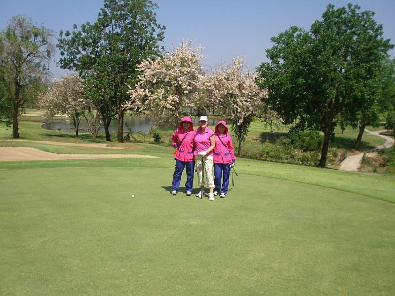 P3050559.JPG - The Nichigo Golf Club.Our caddies.