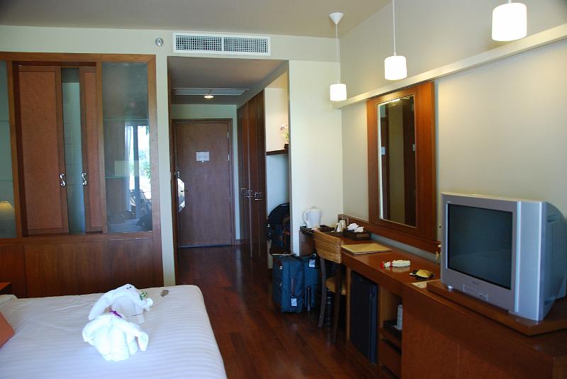 DSC_0933.JPG - Mission Hills Resort our room.