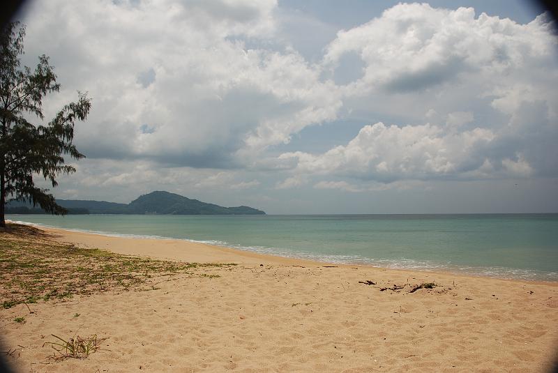 DSC_0966.JPG - Beach North of Airport.