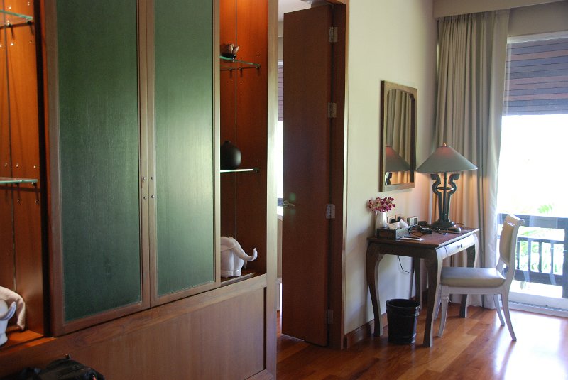 DSC_1787.JPG - Mission Hills Golf Resort Suite 218. Bedroom.