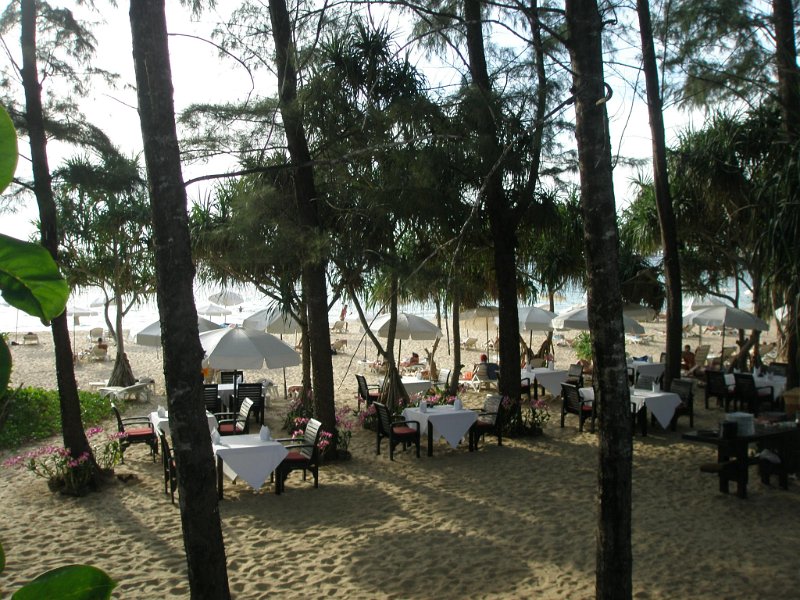 P2020171.JPG - Restaurant on beach.