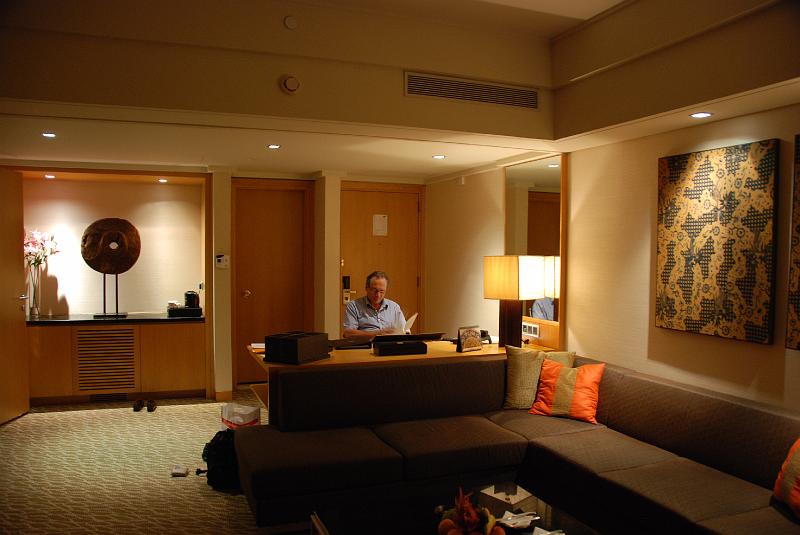 DSC_0028.JPG - Mandarin Oriental Hotel Singapore Suite 2201.