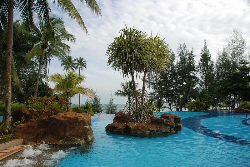 DSC_0050.JPG - Nirwana Gardens Hotel. Pool Area.