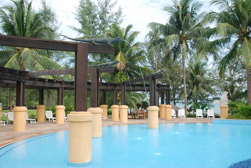 DSC_0051.JPG - Nirwana Gardens Hotel. Pool Area.
