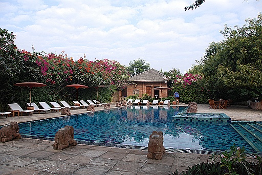 DSC_0096.JPG - The Tharabar Gate Hotel.