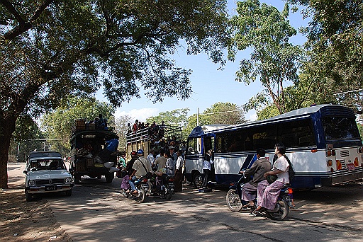DSC_0139.JPG - Near Tharabar Gate.