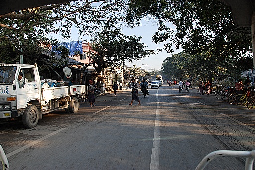 DSC_0355.JPG - The traffic in Mandalay.