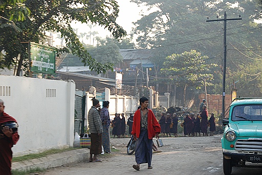 DSC_0366.JPG - The monks collecting food.