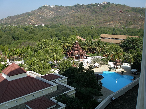 P1090164.JPG - The Mandalay Hill Resort. The view from our room.