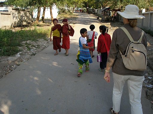 P1090172.JPG - The children walk with us.