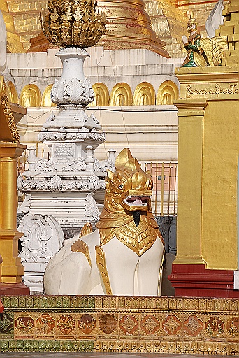 DSC_0029.JPG - Shwedagon Pagoda on Singuttara Hill