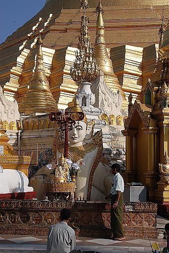 DSC_0035.JPG - Shwedagon Pagoda.