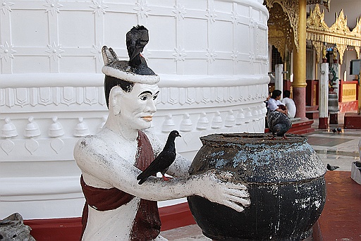 DSC_0048.JPG - Shwedagon Pagoda .