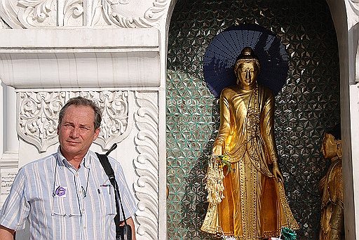 DSC_0049.JPG - Shwedagon Pagoda .