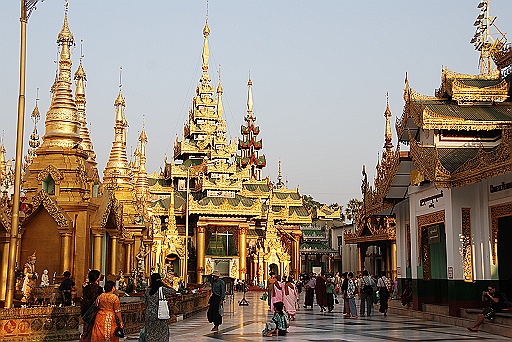 DSC_0058.JPG - Shwedagon Pagoda .