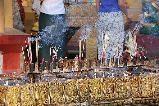 DSC_0062.JPG - Shwedagon Pagoda .