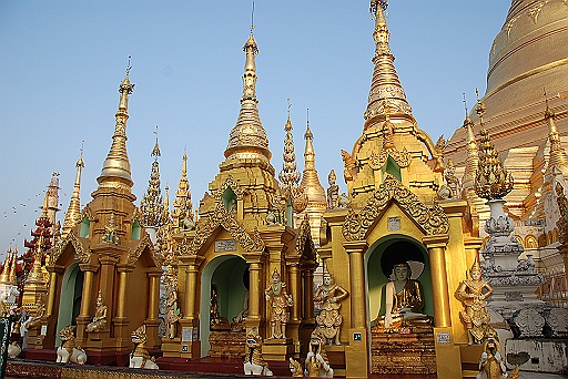 DSC_0066.JPG - Shwedagon Pagoda .