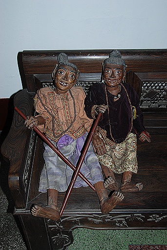 DSC_0078.JPG - Puppets in our hotel.