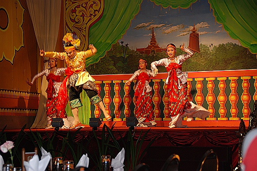 DSC_0082.JPG - Show in our hotel.