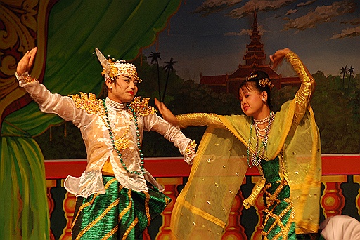 DSC_0083.JPG - Show in our hotel.