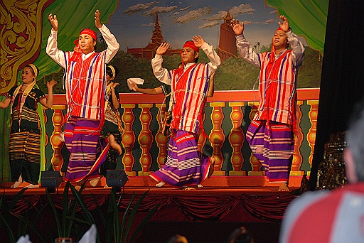 DSC_0087.JPG - Show in our hotel.